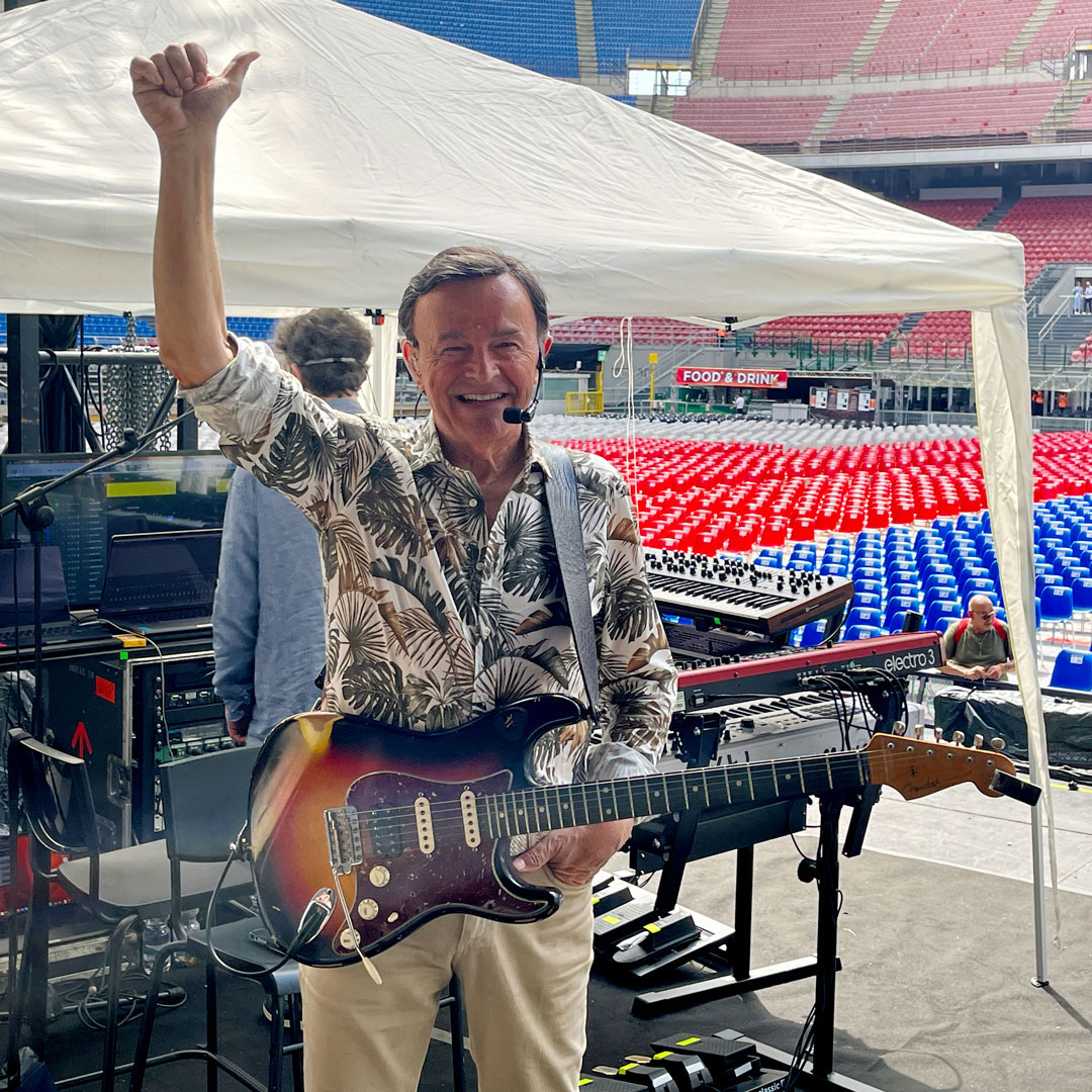 Dodi durante il soundcheck pomeridiano